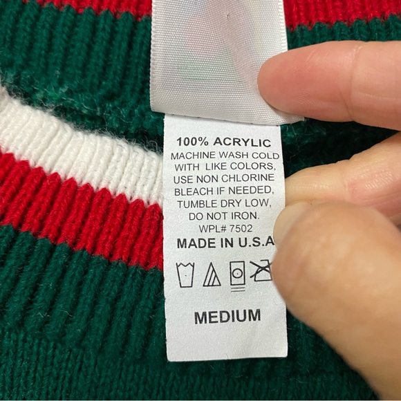 Vintage Disney Mickey Mouse Knit Sweater Mickey & Co Adult Size Medium 90s Xmas - Picture 5 of 6